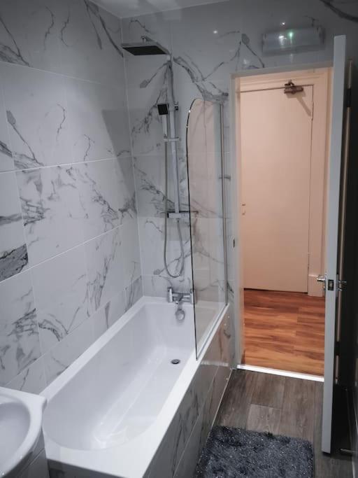 S.H Apartments Glasgow Luaran gambar